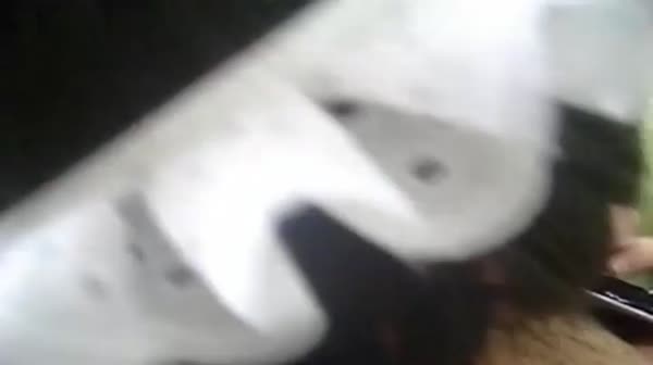 清纯高中美眉献身老师视频不慎流出.mpg